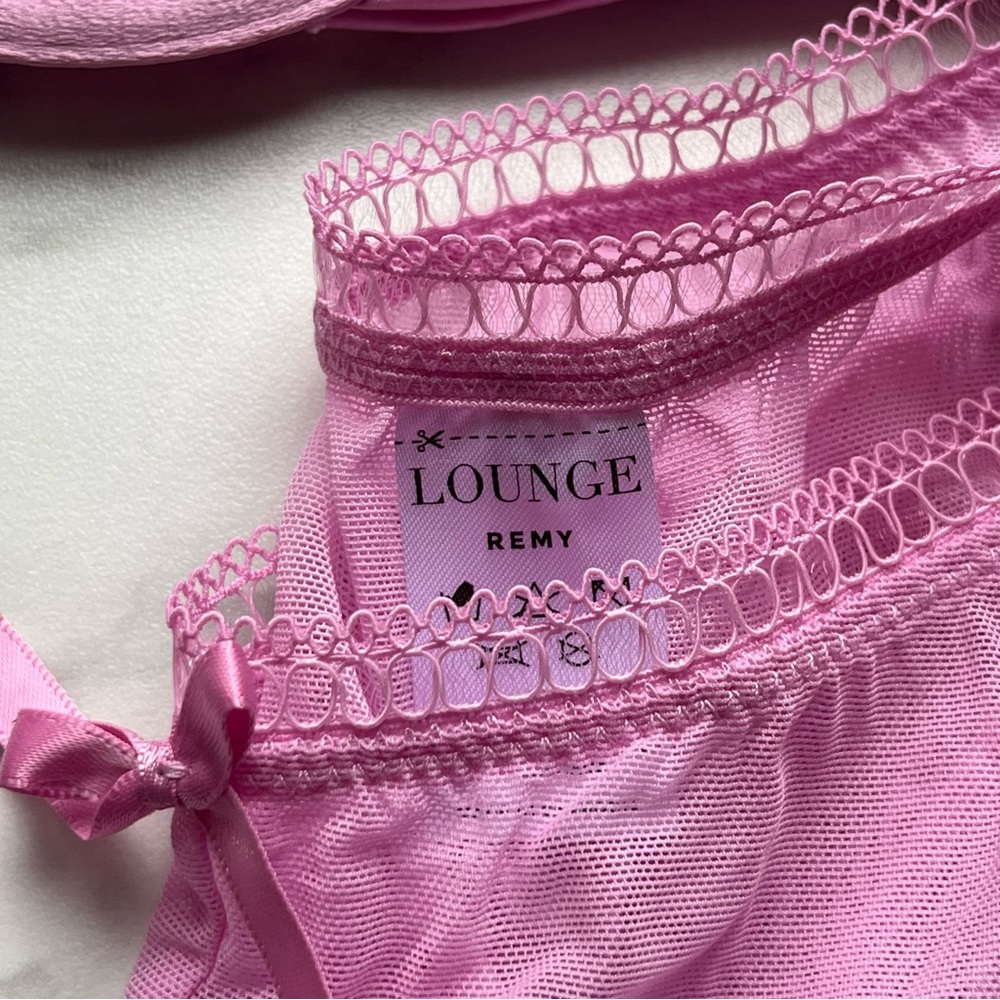 Lounge Valentine’s Day set - Picture 2 of 3